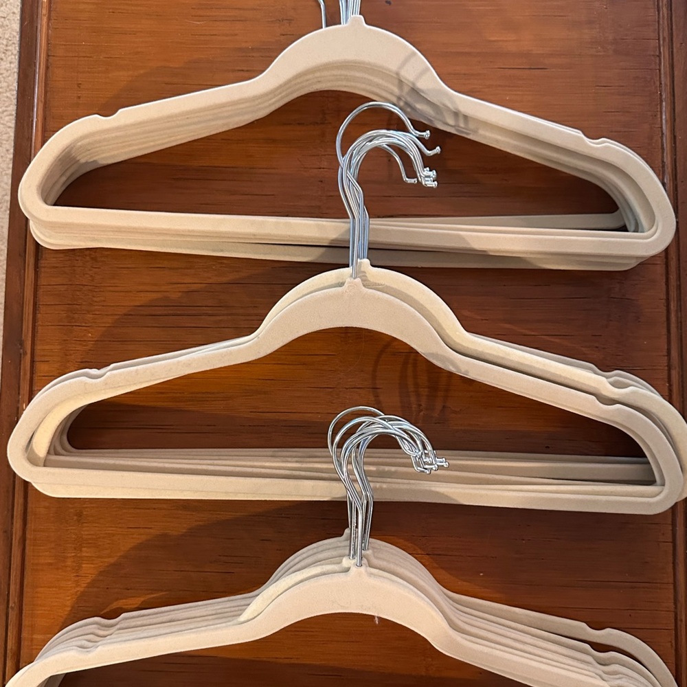 Velvet Non-Slip Hangers - Cream